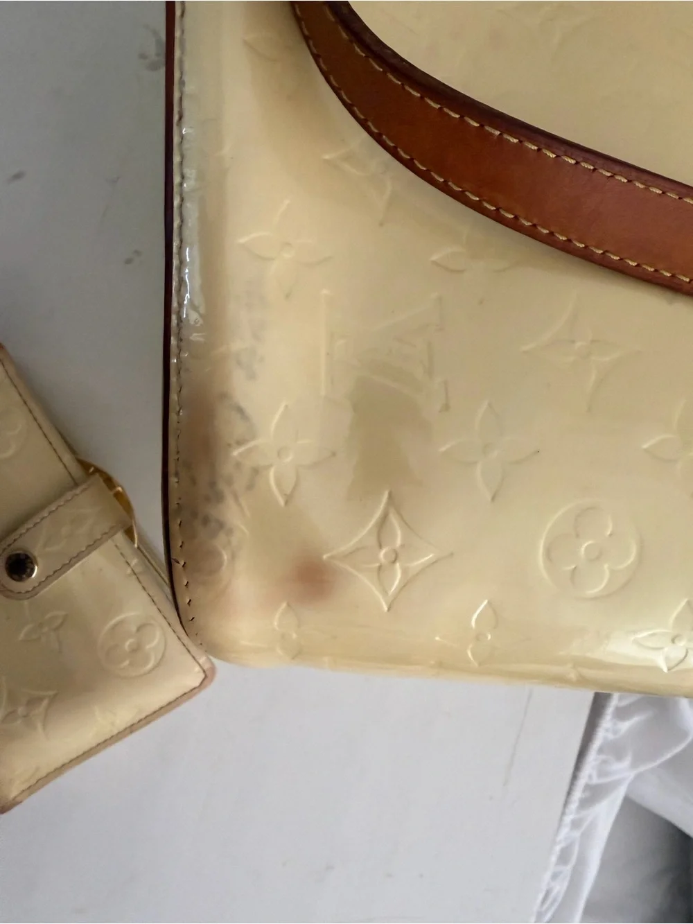 Louis Vuitton Vernis Cream Patent Leather Tote with Wallet